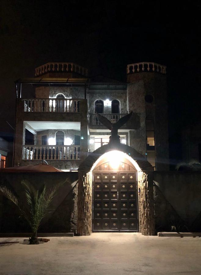 Гостевой Дом Siella Hotel Sukhumi Exterior photo