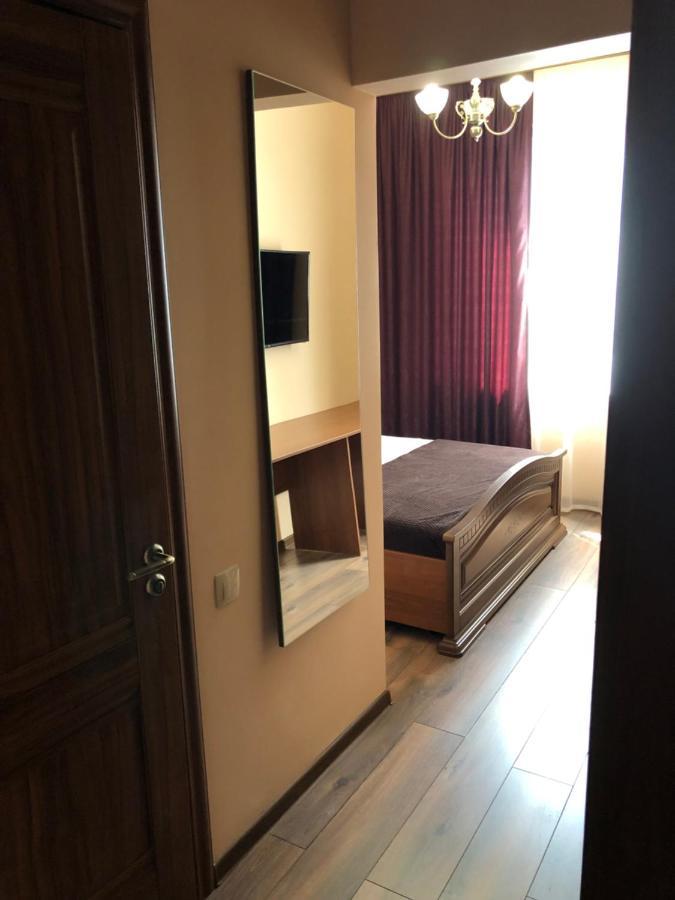 Гостевой Дом Siella Hotel Sukhumi Exterior photo